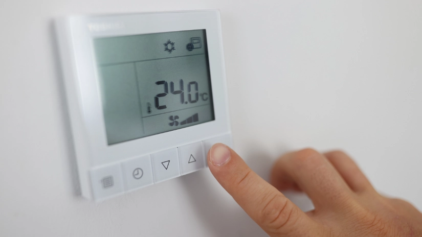 hand setting wall mounted control unit for air conditioner maintenance